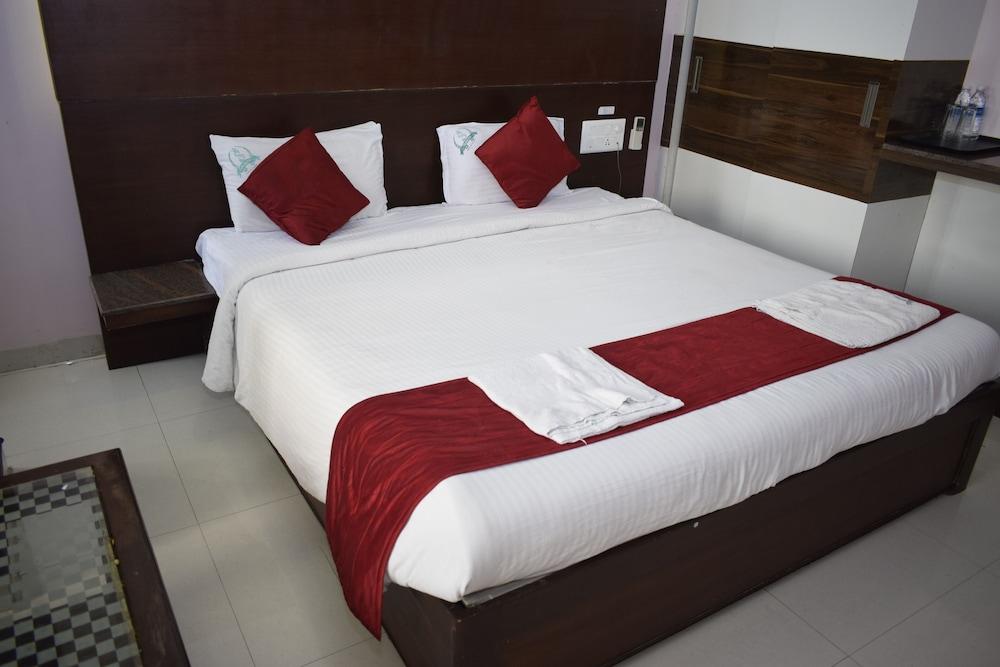 Hotel Sumith Palace Пондичерри Экстерьер фото