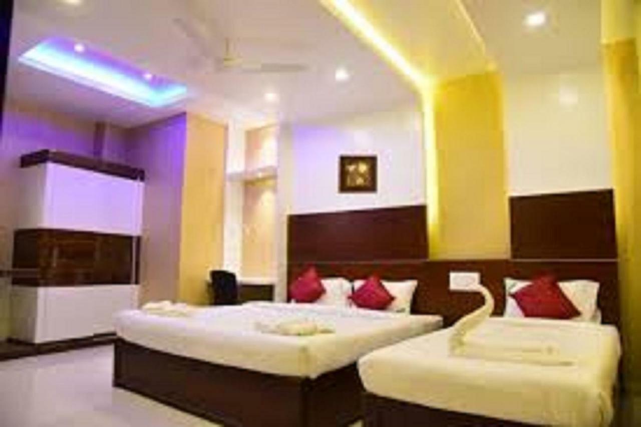 Hotel Sumith Palace Пондичерри Экстерьер фото